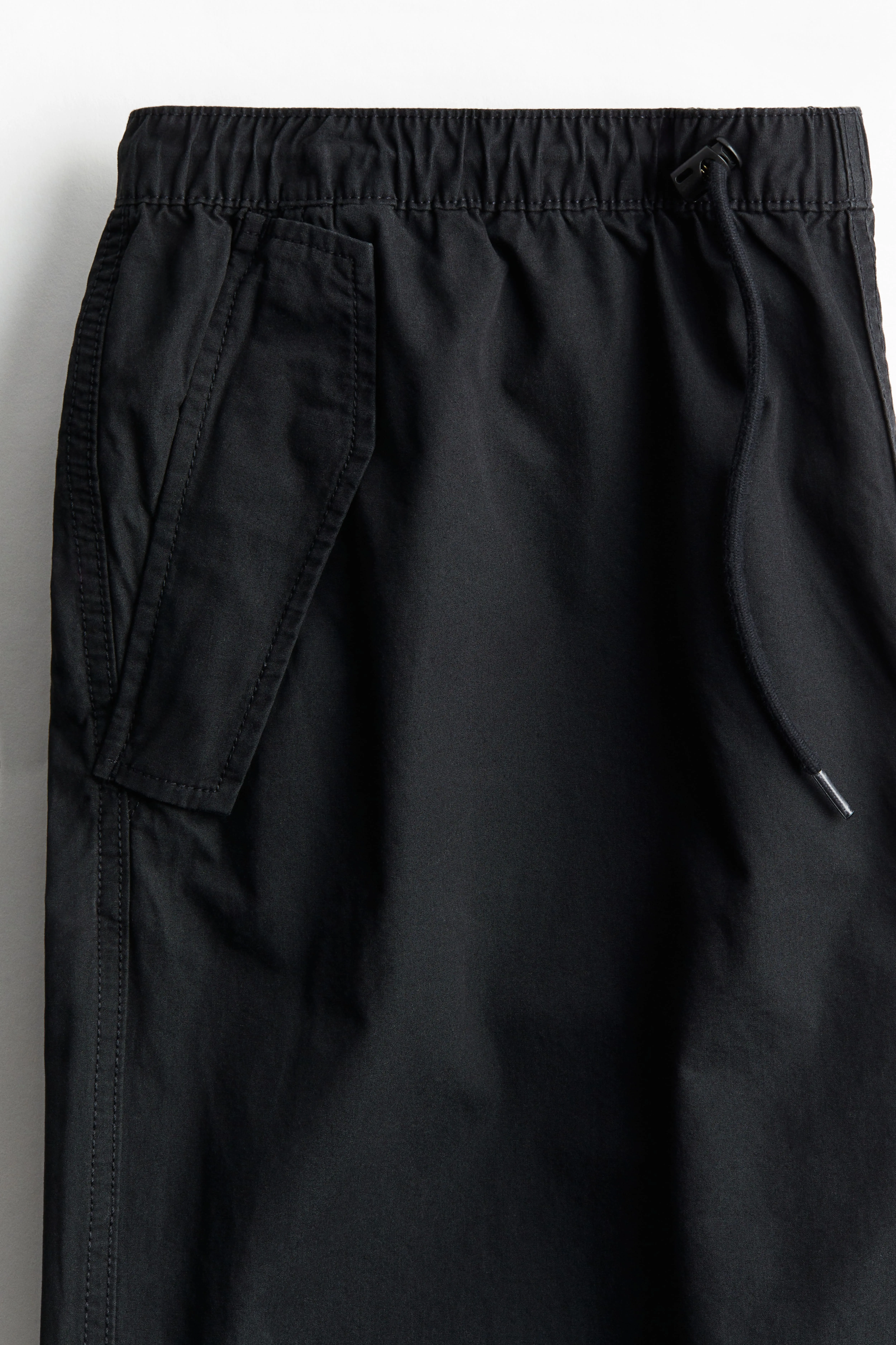 Loose Fit Parachute trousers - Regular waist - Long - Black - Men | H&M GB